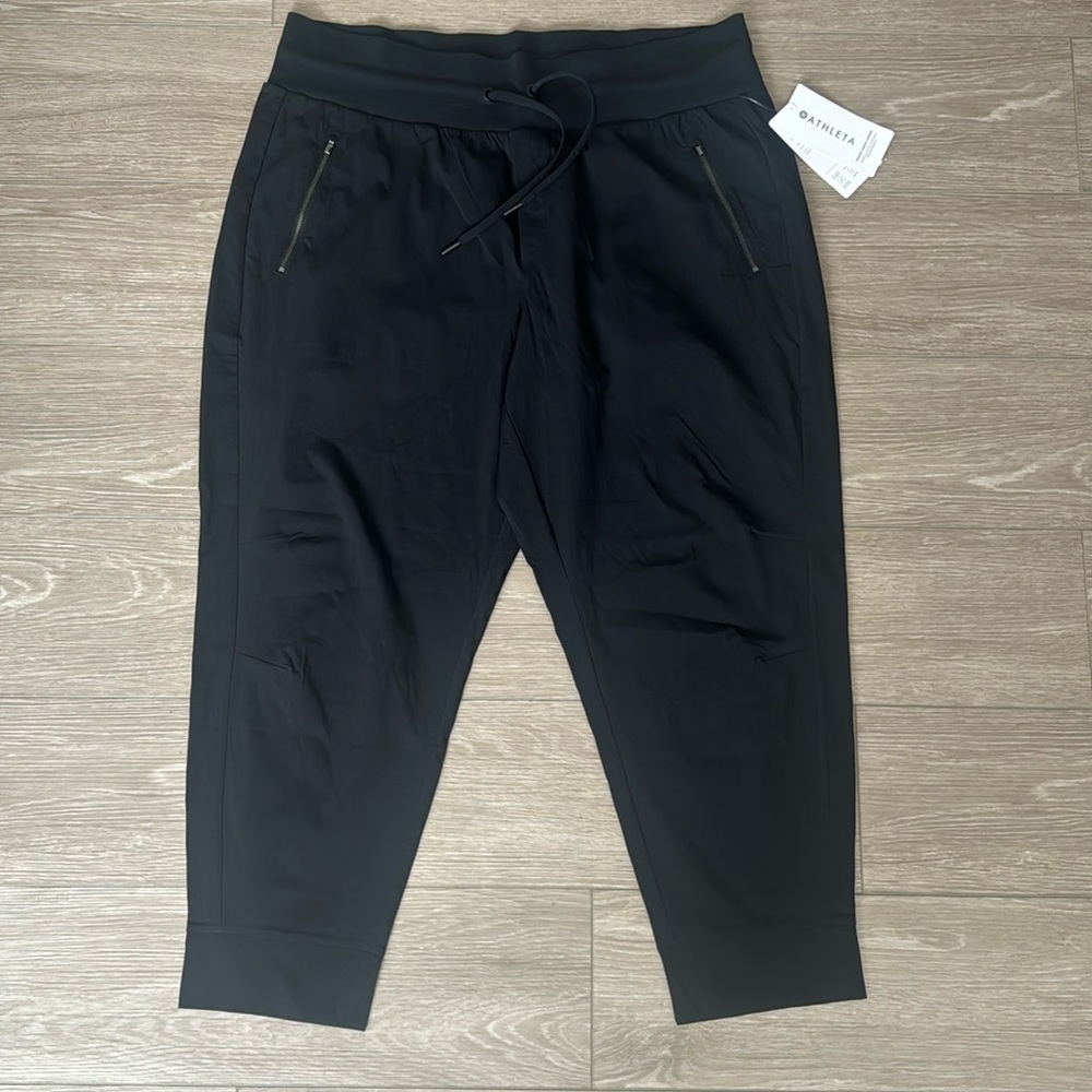 NWT‎ Athleta Women's Black Trekkie North Jogger Pants Size 18 smoke pet free hom